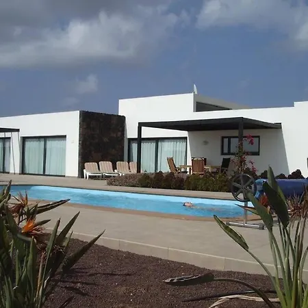 North Shore Lajares, Manalari, Private And Heated Pool Villa