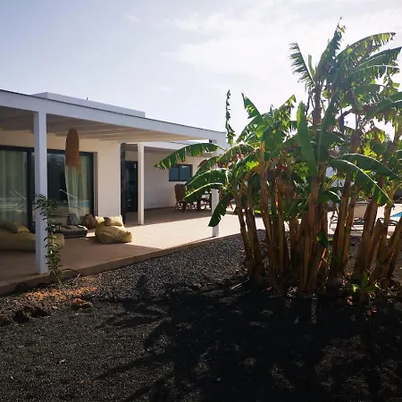 North Shore Lajares, Manalari, Private And Heated Pool