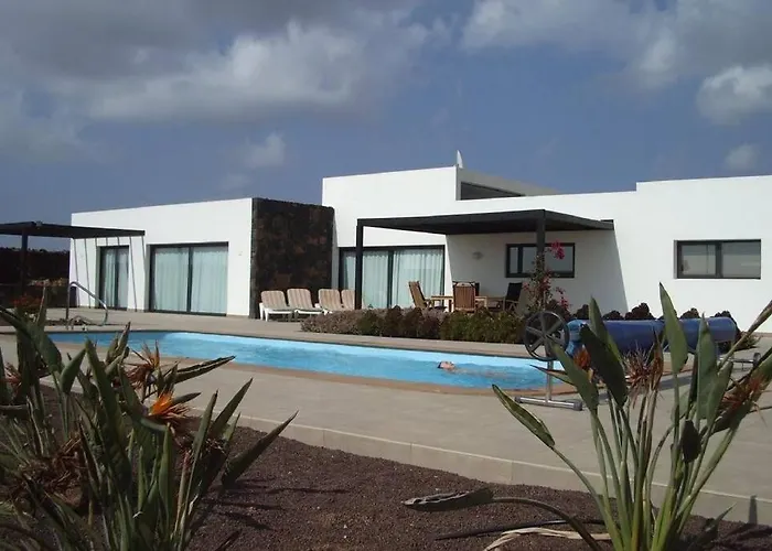 North Shore Lajares, Manalari, Private And Heated Pool Villa