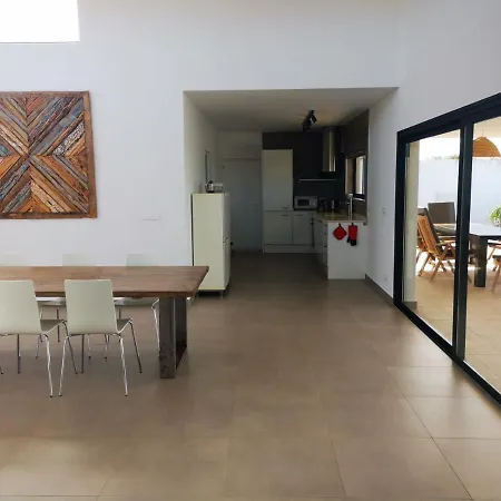 North Shore Lajares, Manalari, Private And Heated Pool فيلة لاجاريس