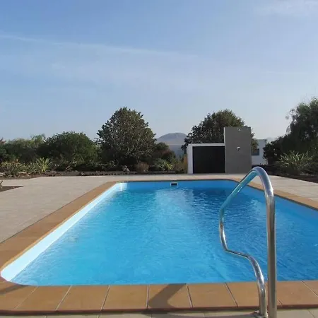 North Shore Lajares, Manalari, Private And Heated Pool Vila *